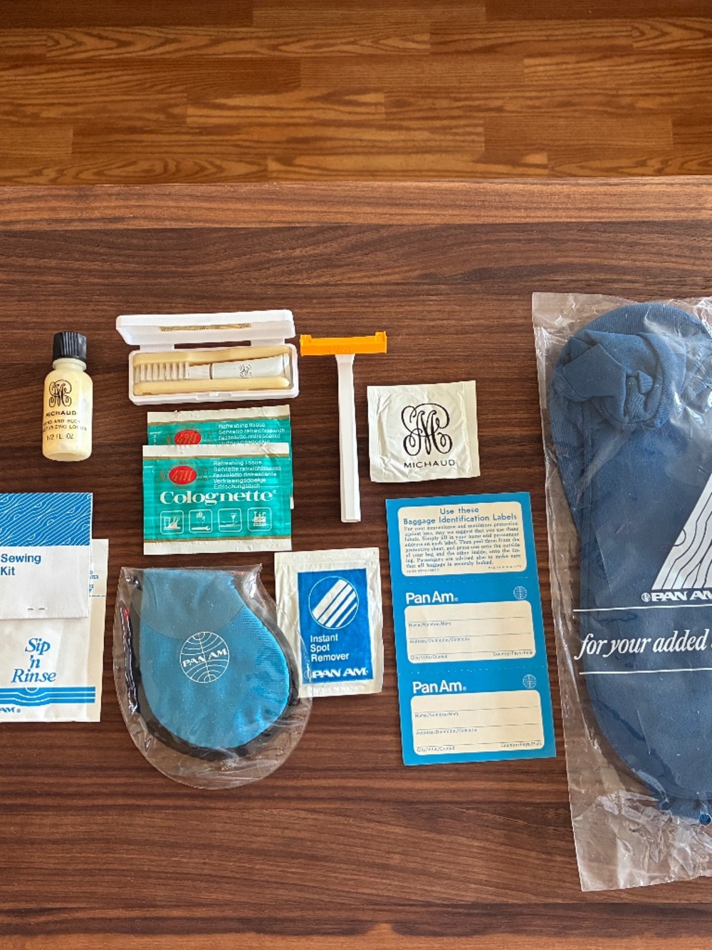 Vintage Leatherette Pan Am Amenities Bag - Picture 3 of 4